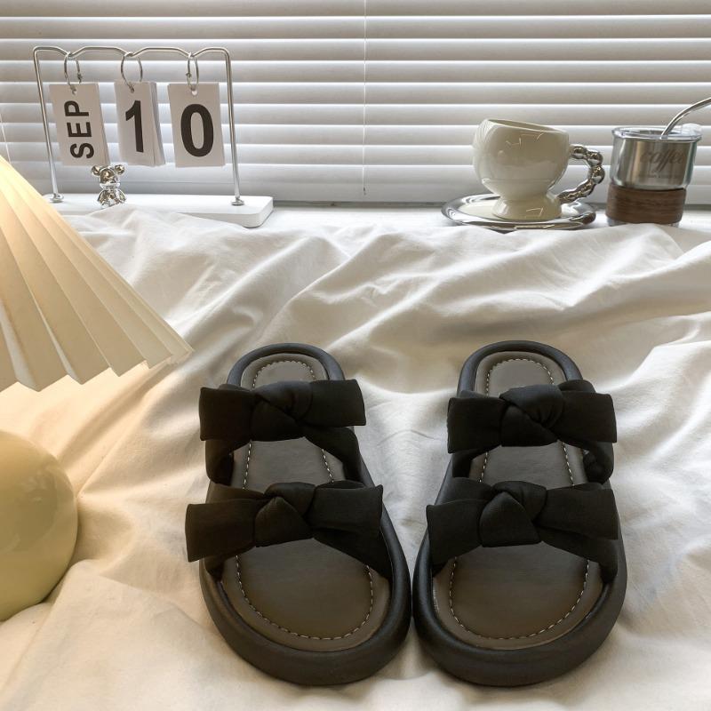 Thick-soled slippers women's outer wear summer new models with skirts, bows, one-word cool slippers women