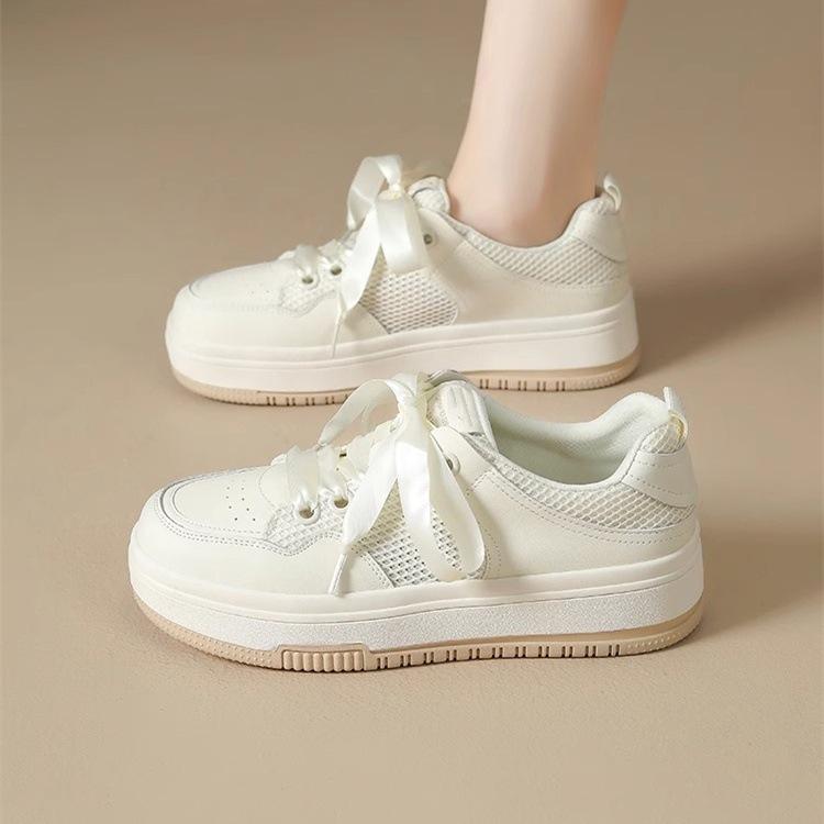 Korean version breathable board shoes women's shoes autumn 2025 new little white shoes soft sole breathable thick sole versatile casual sports shoes