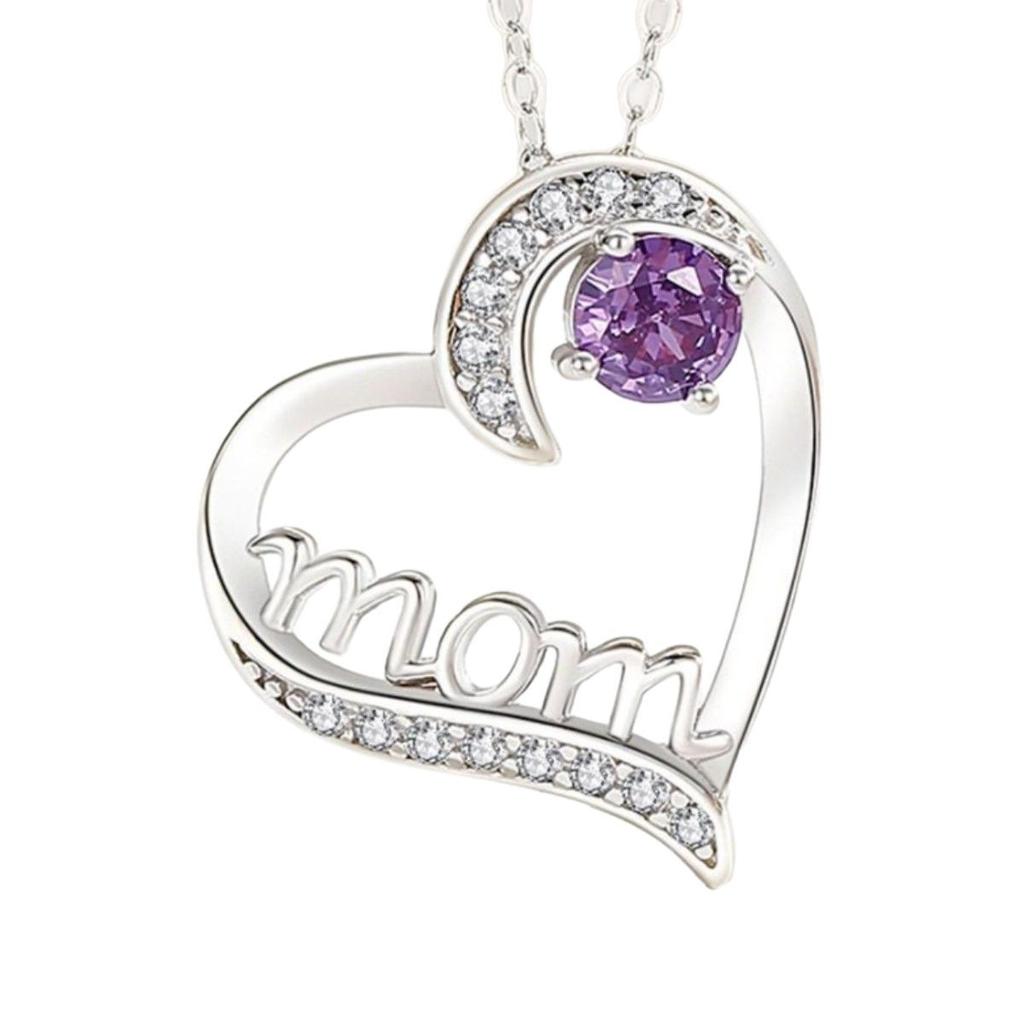 Heart-shaped thickened pendant with diamond necklace.