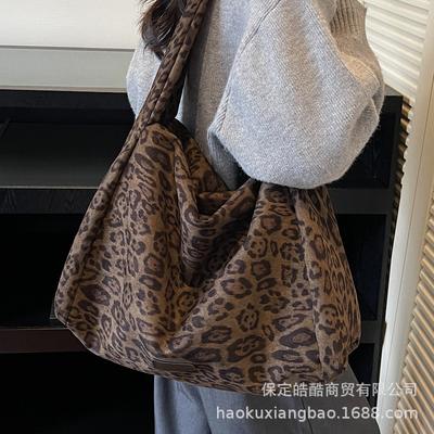 Leopard Print Bag Women's Large Capacity 2025 New Autumn and Winter Casual Shoulder Underarm Bag Versatile Work Commuter Tote Bag