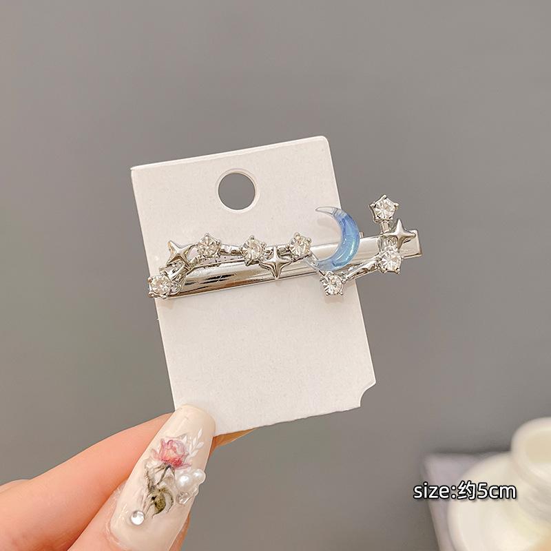 Pince à Cheveux Lune Étoile Strass Y2K Bleu Argenté Alliage Pince à Cheveux Filles Zircon Étoile Pince Crocodile Pinces Latérales pour Frange Accessoires
