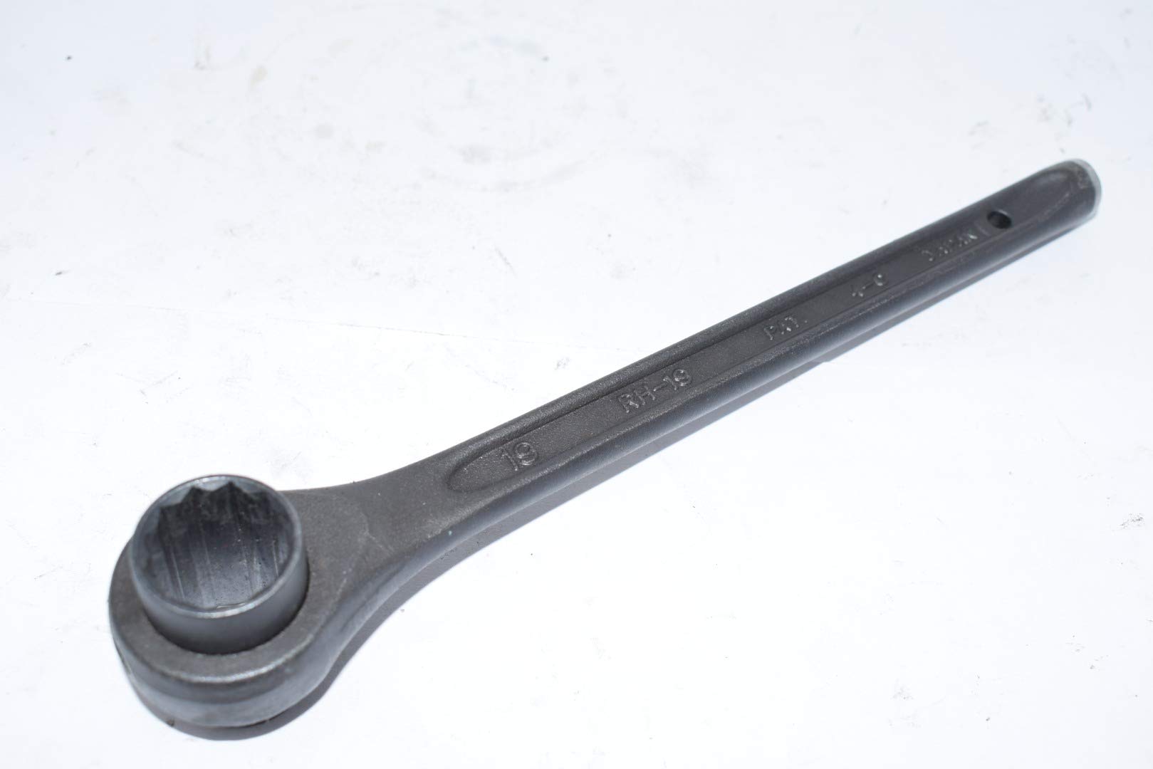 

Super Single-Ended Ratchet Wrench (Hexagonal Diameter: 19) RH19