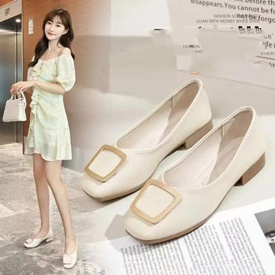 Chaussures simples femmes 2025 nouvelles talon épais bout carré polyvalentes bouche légère talon bas une pédale cuir souple français une pédale chaussures de grand-mère