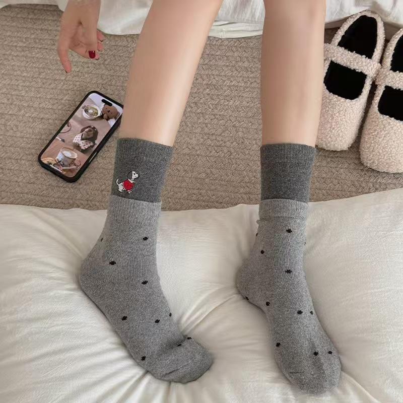 Ladies Autumn and Winter Warm Retro Trend Puppy Striped Polka Dot Double Rotits Twist Wool Mid Barrel Pile Socks