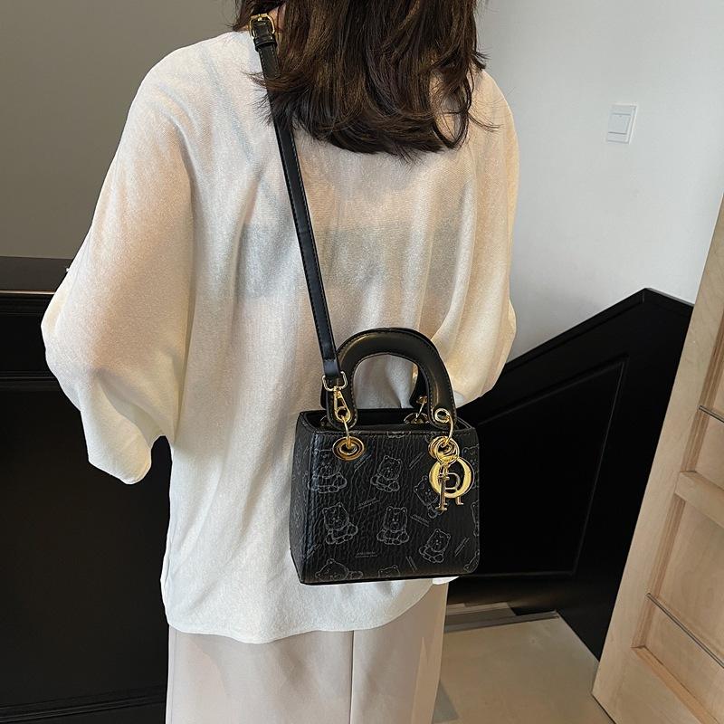 Handbag Women's Fashion 2025 New Temperament Versatile Simple Shoulder Bag Trend Messenger Bag