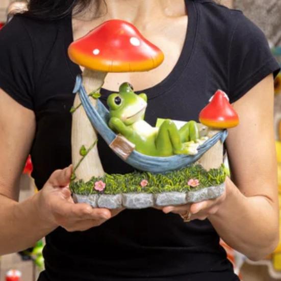 Mushroom Hammock Frog Figurine Garden Frog Statue Lying Frog Ornament for Balcony Yard Art Indoor Desk Decoration