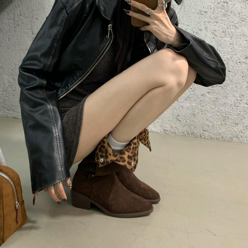 Short Boots Women's Thick Heel French Niche Folded Western Short Boots Women's 2025 Autumn and Winter Pointed Thick Heel Thin Fashion Boots