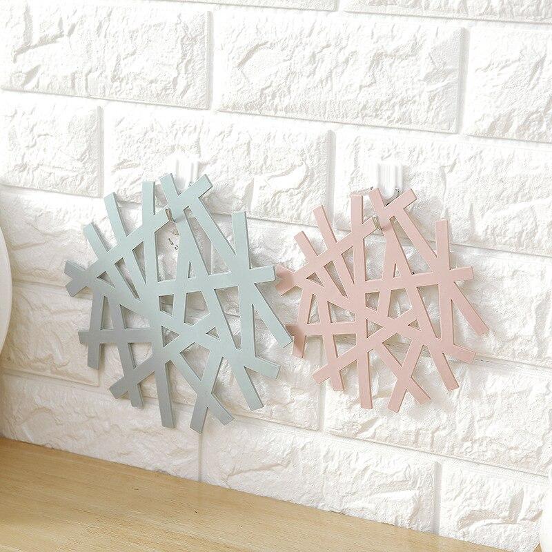 Schneeflocken Hohl Isolieruntersetzer Tisch Schüssel Matten Zuhause Weihnachten Hochzeit Deko Hitzebeständiges Platzset für Esstisch