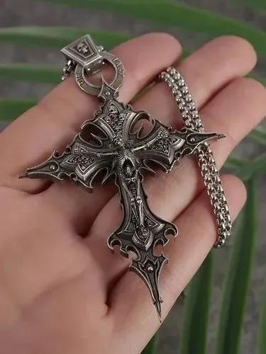 Cross Cross Pendant Necklace