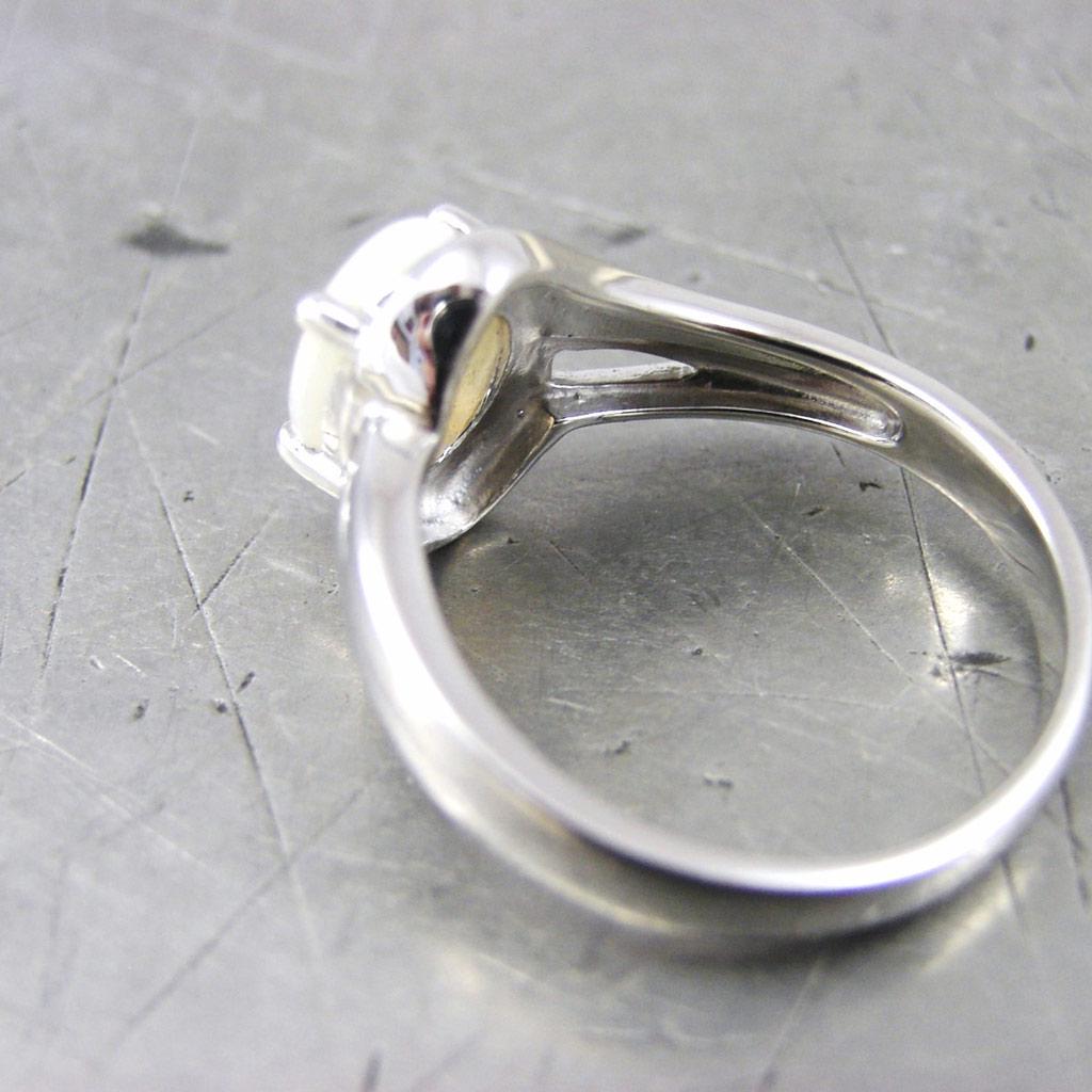 Silver Ring 'Goddess Opal' White Silver (rhodium) - 9x7 Mm
