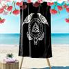 Mystischer nordischer Rabensymbol-Druck Strandtuch, schnell trocknend, geeignet für Reisen, Outdoor-Sport, Joggen, den Strand und Schwimmen, Geschenk