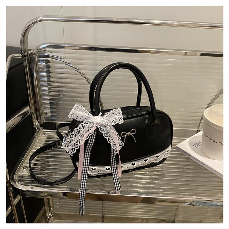 

Niche versatile cute lace portable Boston bag women s 2025 summer new high-end shoulder messenger bag чёрный