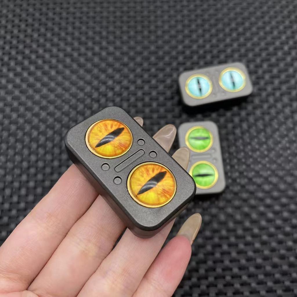 1PC Owl Top Push Card Compact and Portable EDC Fingertip Gear Tactile Push Slider Decompression Toy Metal Rotating Snap Coin