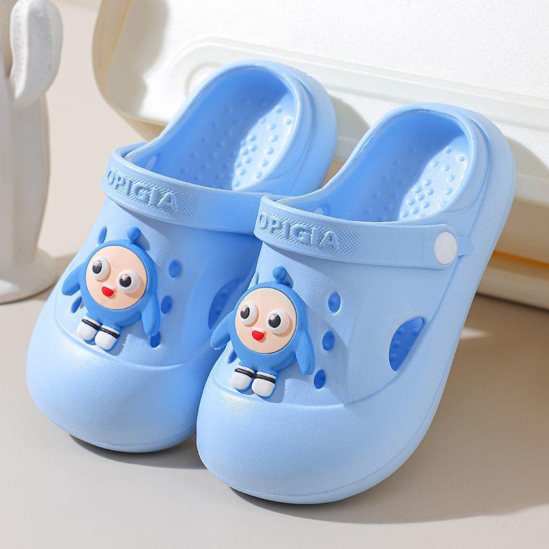 Children's Non-Slip Cartoon Beach Slippers, Closed-Toe for Ages 6-12, Two-Way Summer Shoes