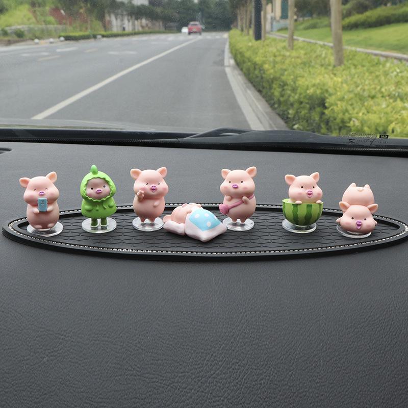 Creative Pig Car Figurine: Center Console & Office Decor