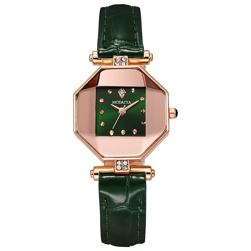 Pinduoduo Fashion Quartz Leather Strap Women's Trendy Wristwatch - Fresh & Versatile for Students