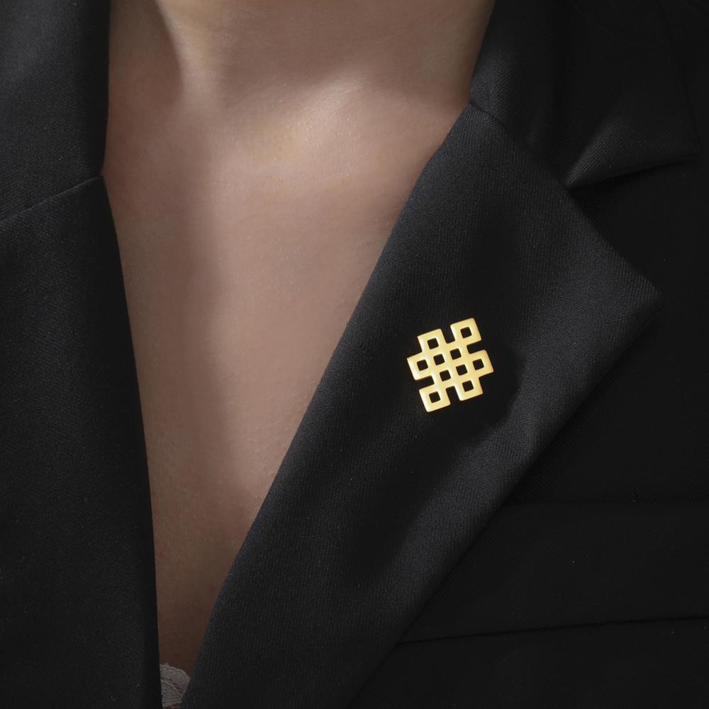 Dawapara Vintage Endless Knot Symbol Brooches Good Luck Chinese Knot Brooch Lapel Pin Stainless Steel Accessories