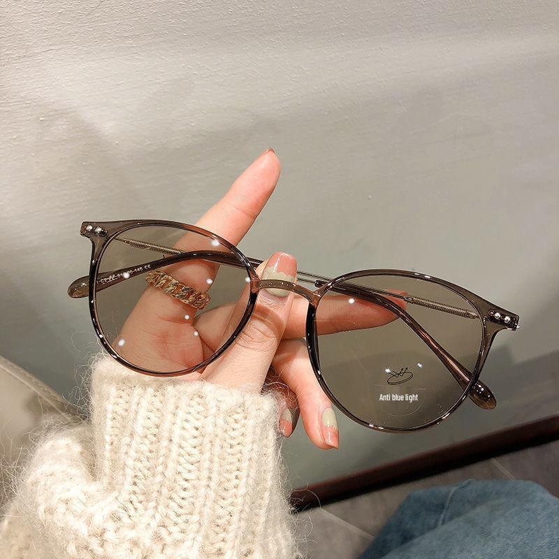 Women's Photosensitive Myopia Glasses: Stylish Korean Frames, Tea-Colored Lenses, Prescription-Friendly, Perfect for Bare-Faced Looks, Trending Now!