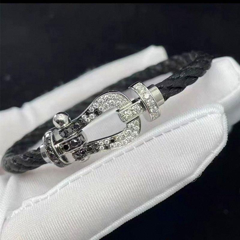 Fred Horseshoe Diamond-Set 18k Gold & Stainless Steel Bracelet - Luxurious Couple's Style for Men and Women, Large Size.