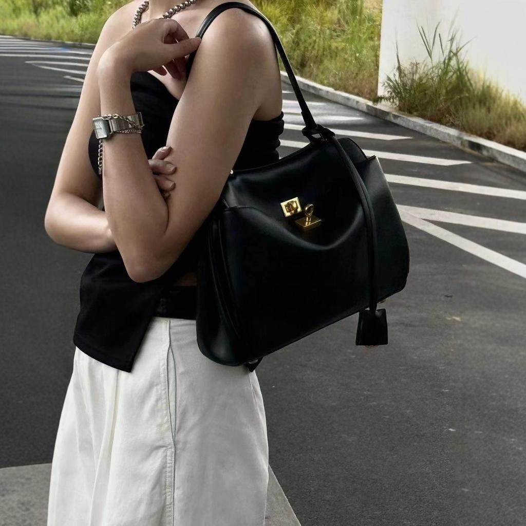 Premium texture soft surface simple underarm bag women's autumn and winter new large-capacity tote bag commuter shoulder messenger bag