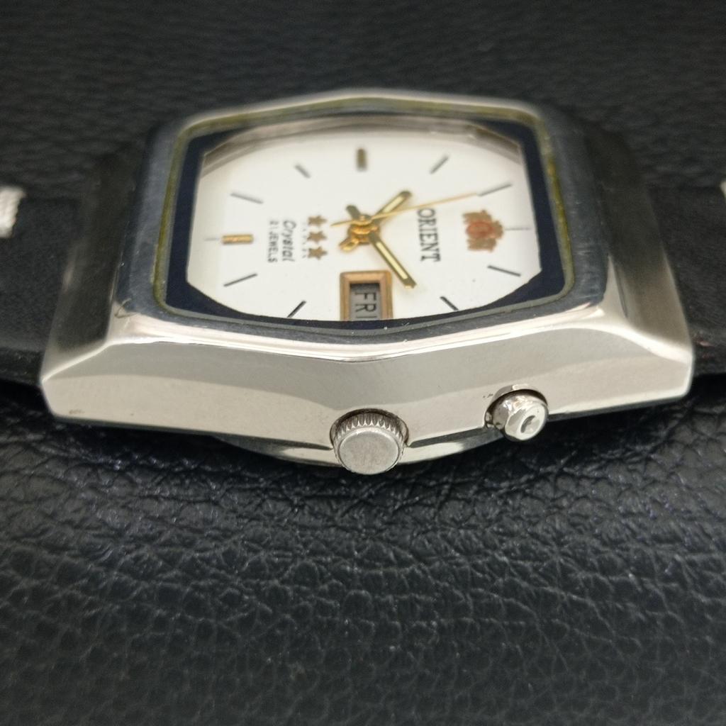 AUTOMATIC 46941 VINTAGE ORIENT CRYSTAL JAPAN MENS WHITE DIAL WATCH a704872-1