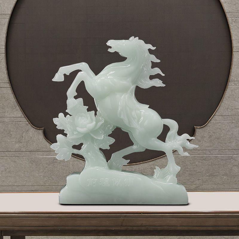 

Нефритовая лошадь - зодиакальное украшение: Талисман Успеха в Светлом Будущем для Домашнего Декора Other