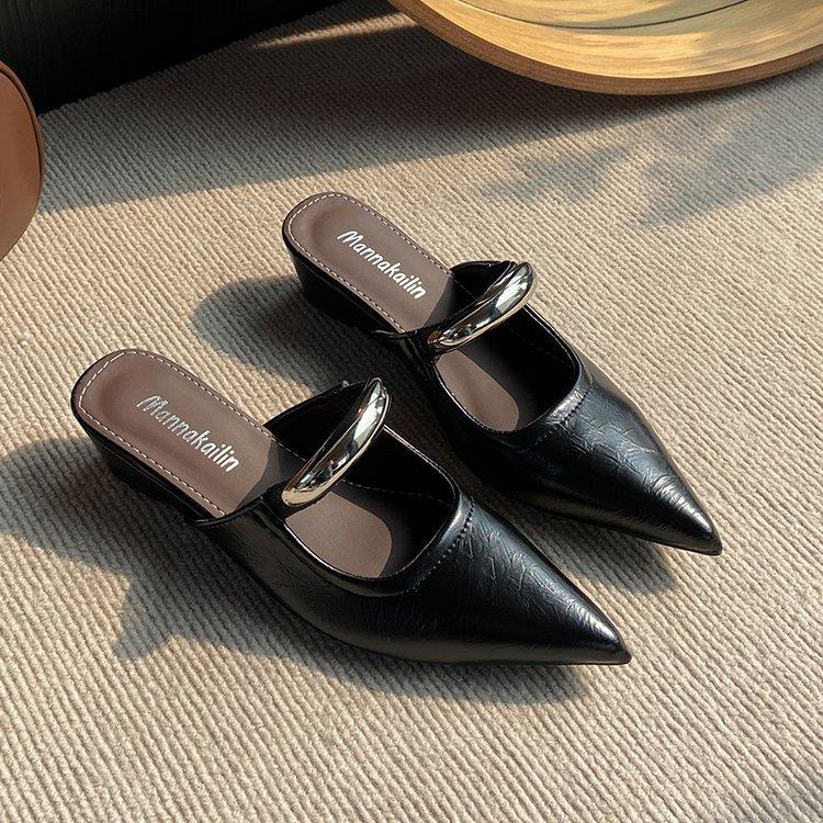 

[Youshilai] 2025 new retro pointed half slippers wear muller cool slippers with one foot on the slope heel 35