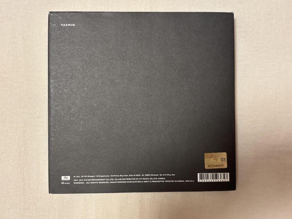 [USED] TAEMIN ACE Album with Trading Card Note: CD not included