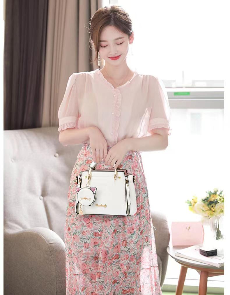 Taizhou Women's Trendy Versatile Handbag - Cute Crossbody Shoulder Bag