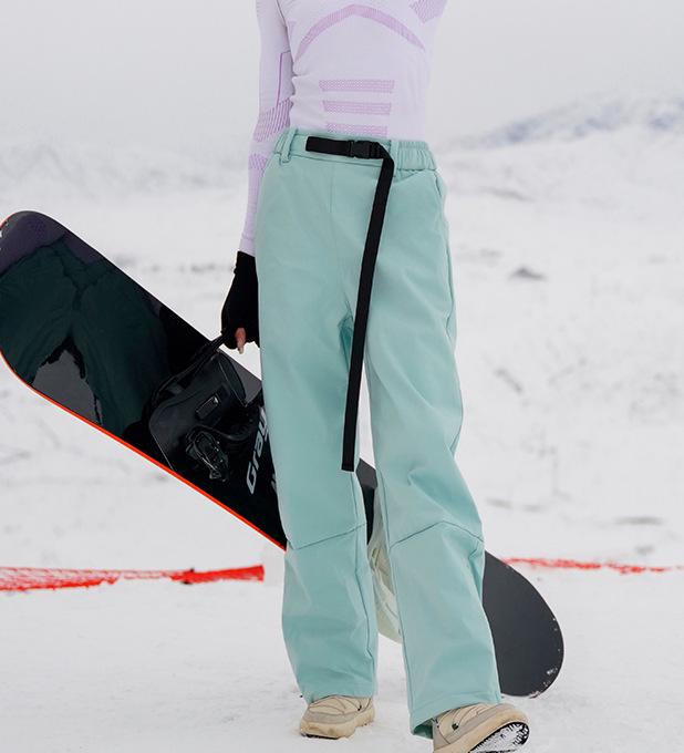 Women's Influencer Style Ski Suit: Padded Jacket with Hood