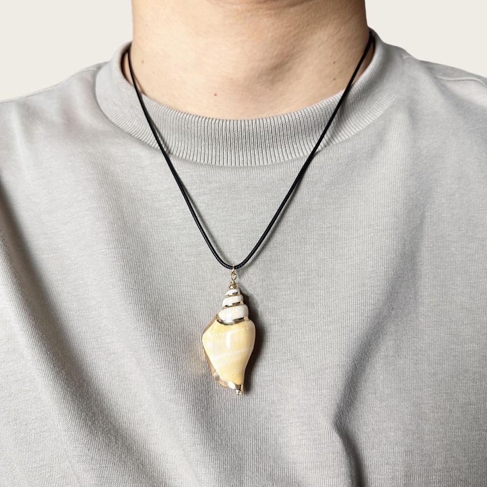Neuer Anhänger Natur-Muschelschalen Lederseil Halskette für Damen Temperament Trendig Sommer Strandurlaub Zubehör Geschenk