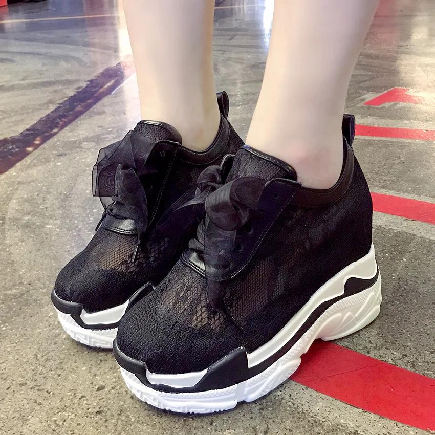 

Кроссовки Comemore белые спортивные туфли на высоком каблуке с танкеткой для отдыха на открытом воздухе дышащие повседневные женские классические женские сетчатые кроссовки на платформе 40