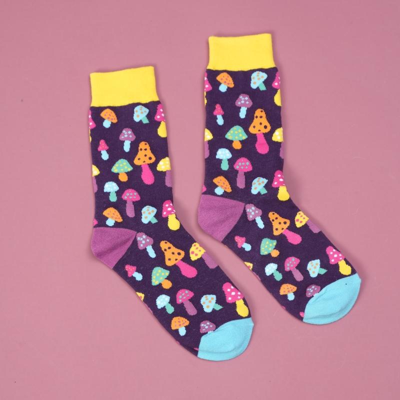 1 Pair Women Colorful Small Mushroom Print Mid-Calf Socks Fashionable Comfortable Suit In All Seasons