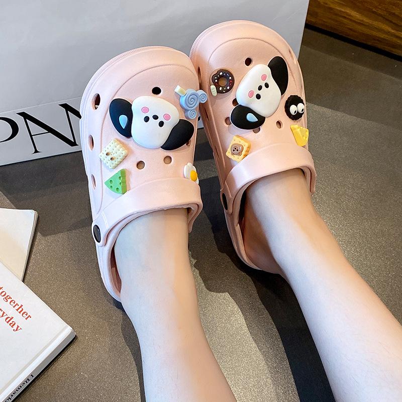 Buty z dziurami damskie antypoślizgowe spersonalizowane modne miękkie na grubej podeszwie do noszenia na zewnątrz letnie plażowe codzienne fajne kapcie nowe