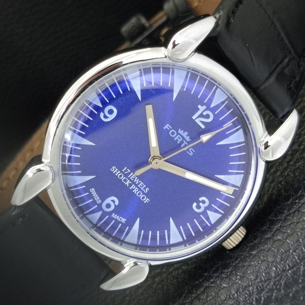 

VINTAGE HAND-WINDING REFURBISHED SWISS MENS BLUE COLOR DIAL WATCH a700842-5 R205a-a700842
