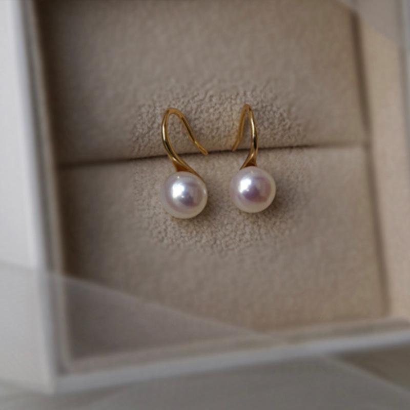 Pearl Earrings for Women with Light Luxury Retro Temperament French High-end Earrings