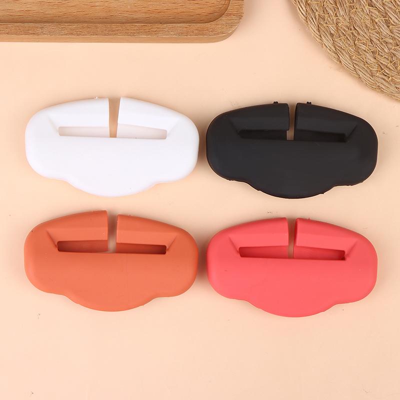 2Pcs Seat Belt Buckle Cover Anti-Scratch Rubber Car Seat Buckle Protector Clip Protection Cover Universal For Suv Sedan
