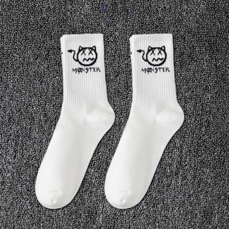 Calzini Sportivi Taglie Forti Faccia da Fantasma: Calzini Lunghi da Basket Bianchi e Neri per Uomo e Donna, Perfetti per Autunno e Inverno.