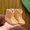Stylish, breathable baby boots for 0-1 year olds, perfect for autumn and winter.