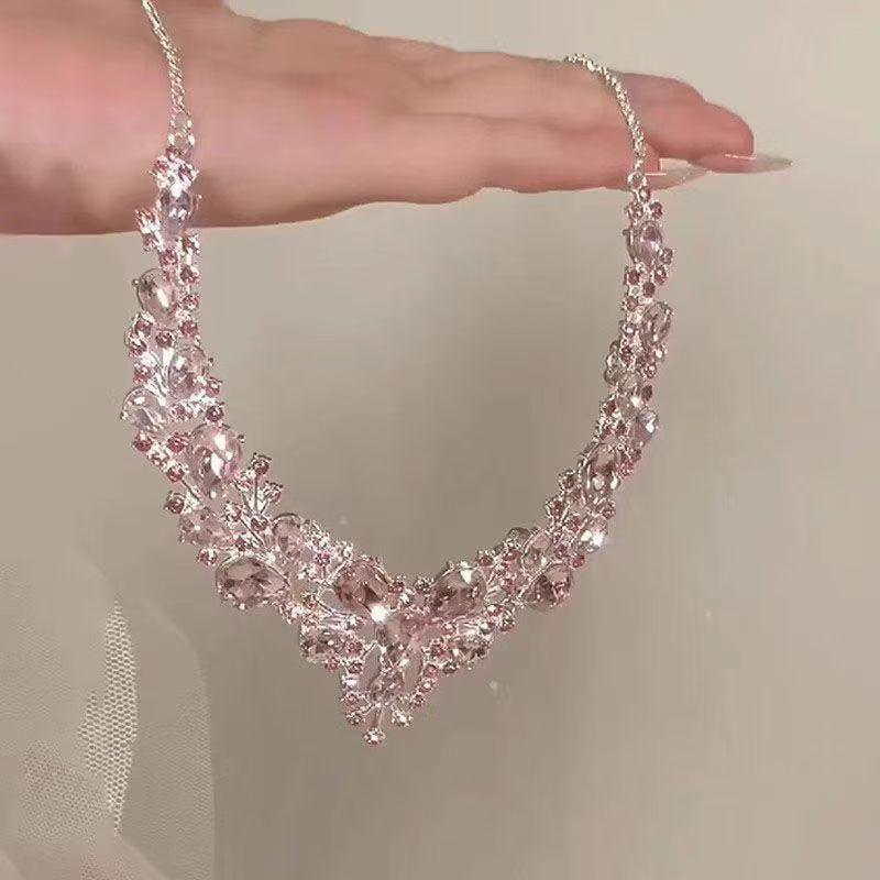 Teardrop Flower Pendant Necklace: Diamond-Studded, Retro-Style, Luxury Clavicle Chain for Women