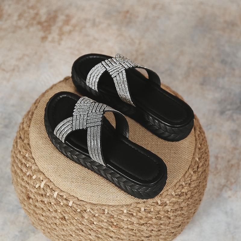 Тапочки со стразами — фото 3