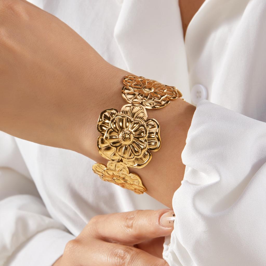 Creative Flower Stainless Steel Bangle Gold Color Waterproof Fashion Luxury Delicate Personality Jewelry Party Bracelet Gift