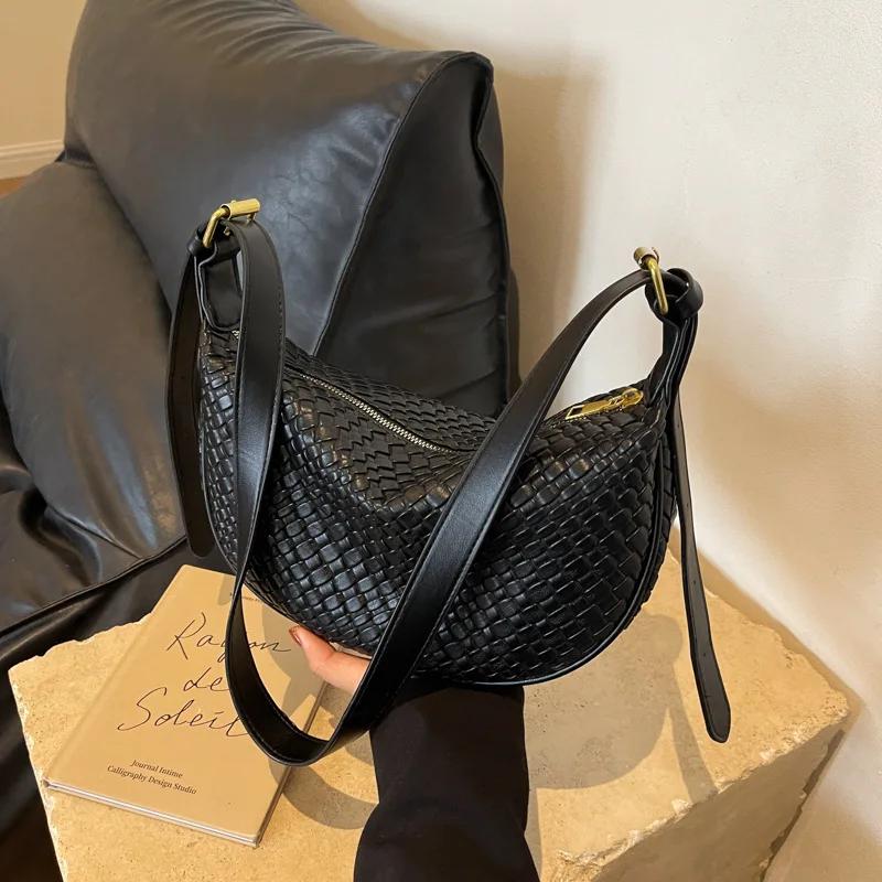 Women's Daily Shoulder Bag Simple Weaving New Moon Female Solid Color Fashion Crossbody Bag Leisure Commuter Bag