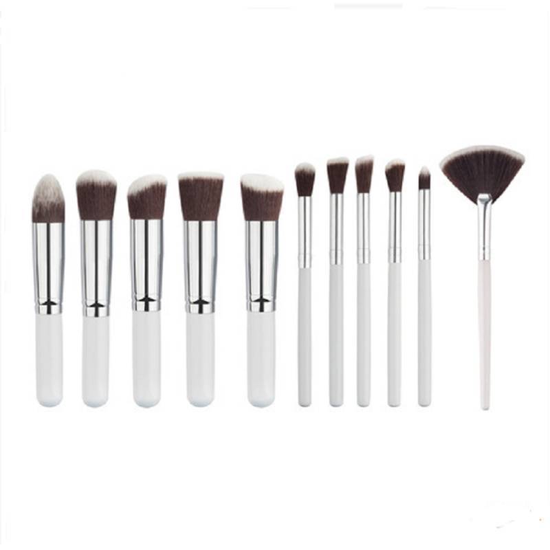 Makeup Brush Set With Handles For Face And Eye Makeup Artists