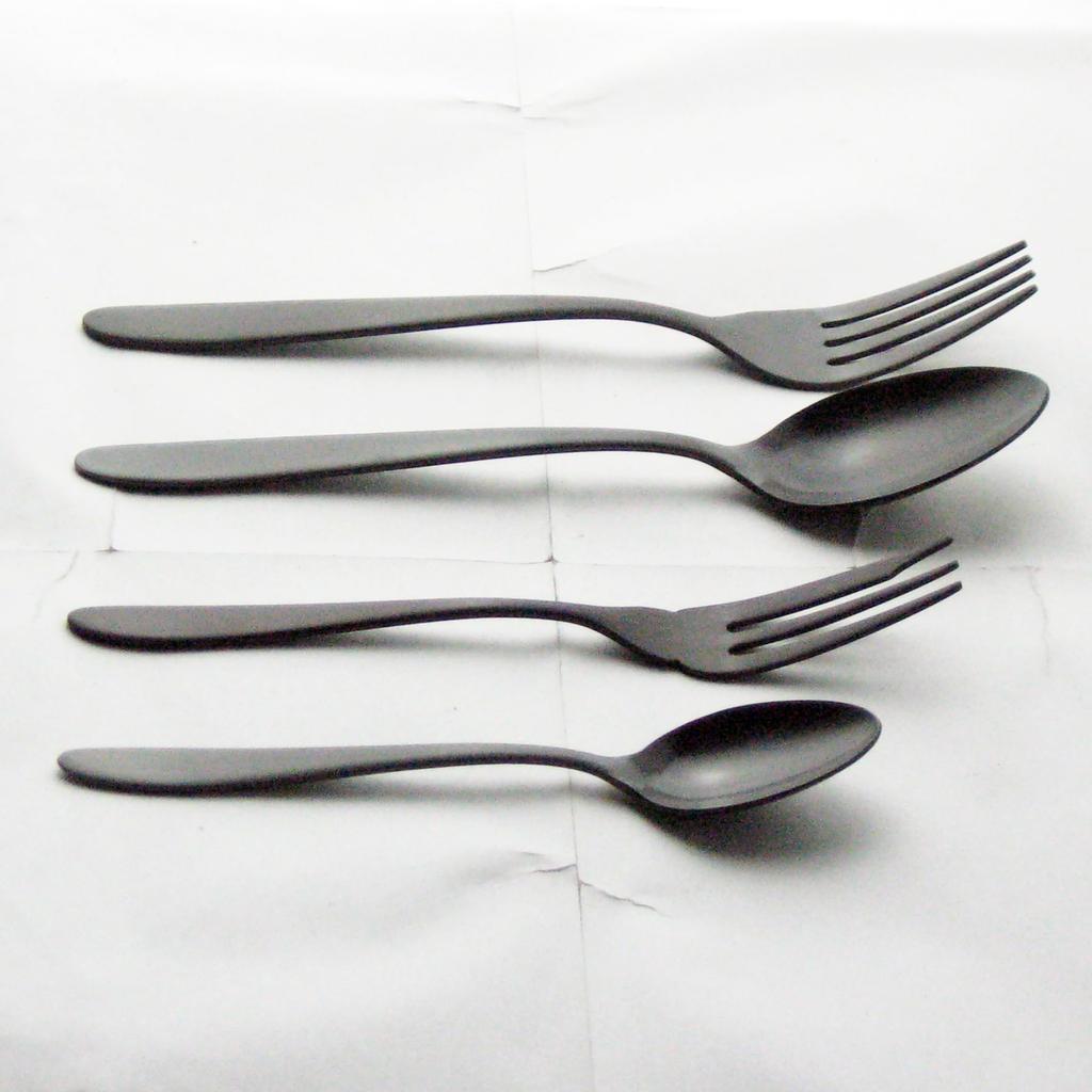 Nagao Dinner Cutlery Set Stainless Black Oxide Made in Japan Tsubame-Sanjo Sumi-Tamari (4 pieces), 18-0 Steel, Color,