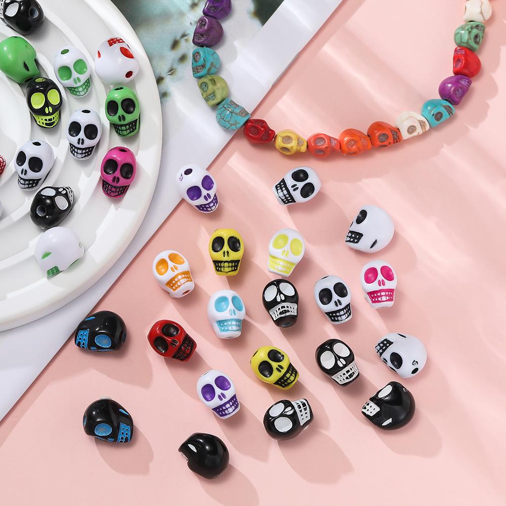 100 Stück bunte Totenkopf-Form Perlen Acryl Abstandshalter lose Perlen für Halloween Ohrringe Armband Halskette DIY Schmuckherstellung Zubehör