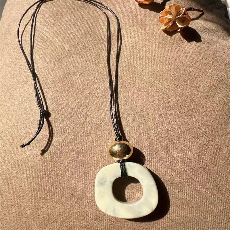Premium New Chinese Resin Pendant Necklace Women's ins Niche Design Long Sweater Chain and Accessories