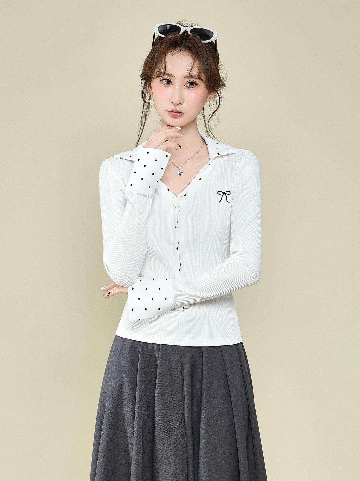 

White polka dot V-neck lace-up bow embroidered long-sleeved T-shirt with bottoming shirt inside slim-fitting winter new top women L брудно-білий