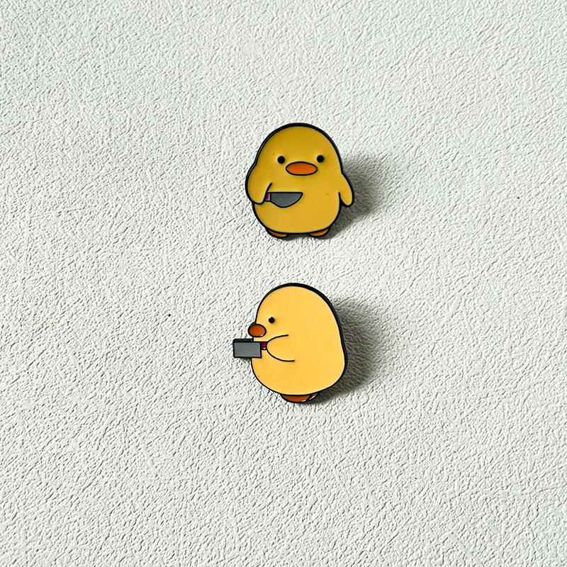 Little Yellow Duck Brooch/Badge, Cartoon Pin Buckle, Suitable for Clothing and Bag,Personalized Bag Pendant, Creative Decoration