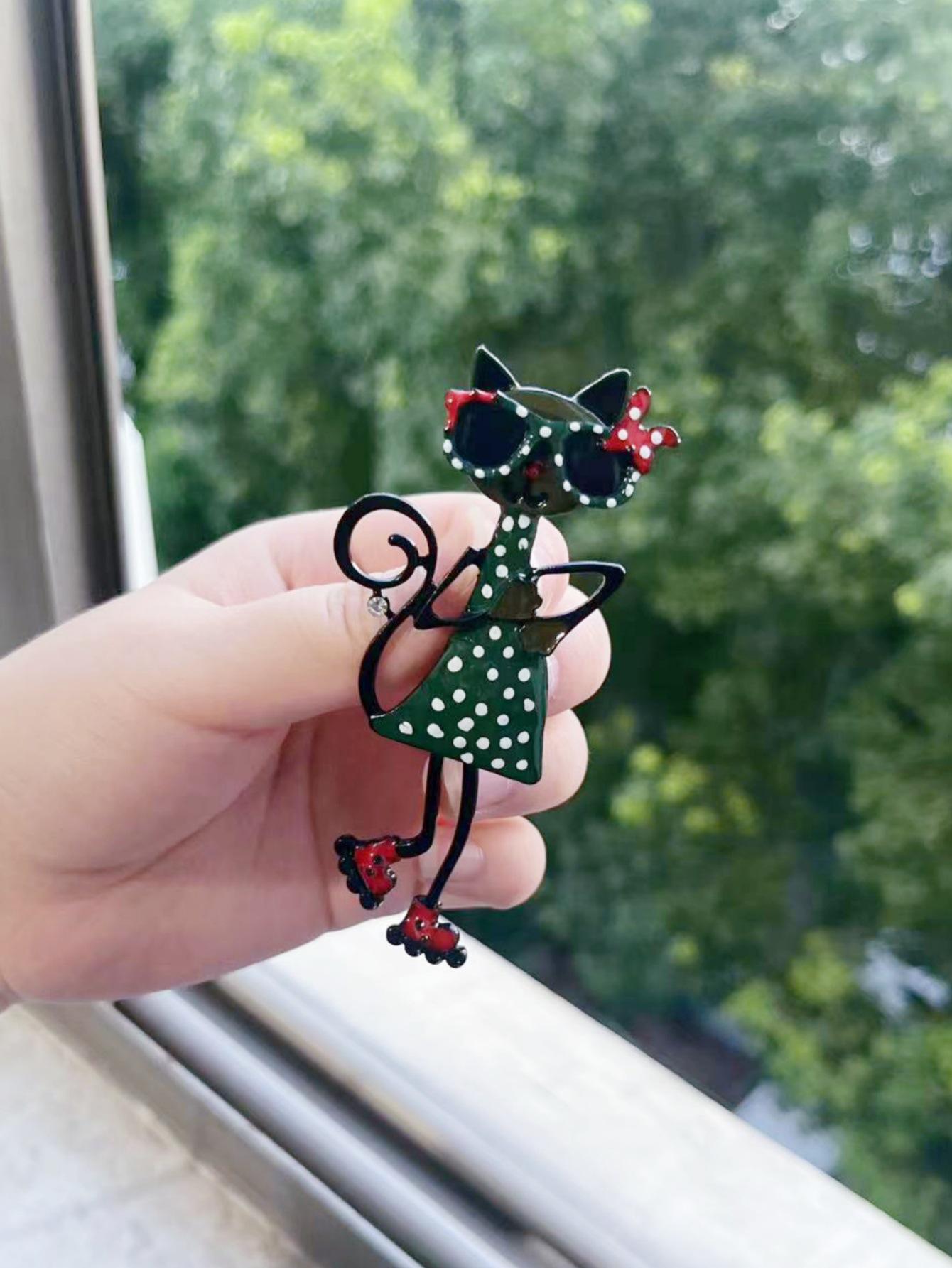 

Шикарна брошка-кошеня в цятки: Стильна тваринна брошка для універсальної моди та елегантності зелений